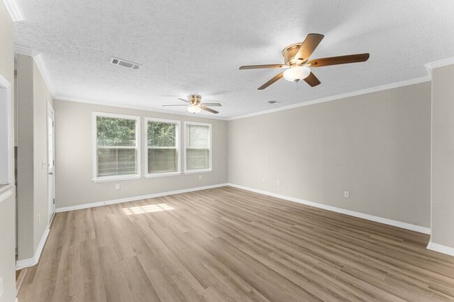 Foto del edificio - 7304 Claudia's Way