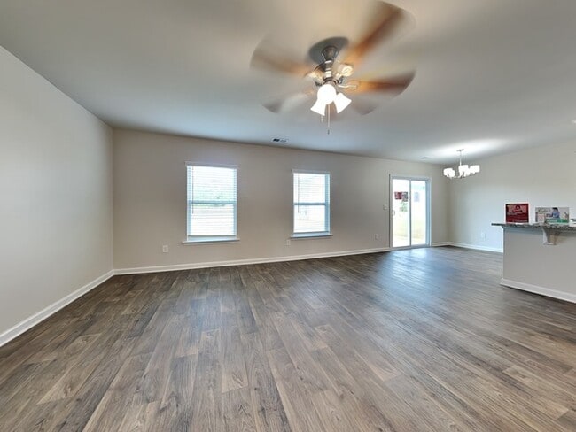 Building Photo - 107 Boat Clb Ln