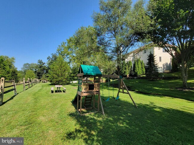 Building Photo - 129 Berwick Dr