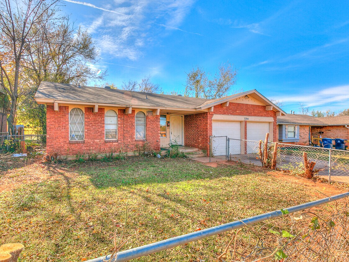 Primary Photo - 3204 Parker Dr