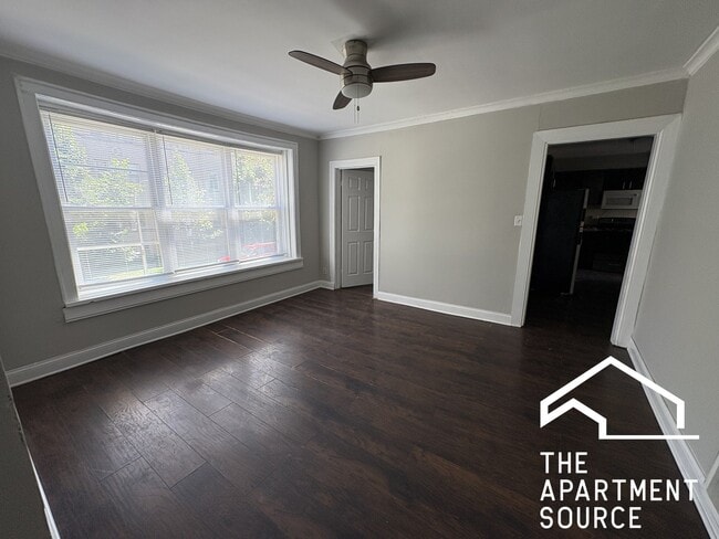 Building Photo - 6300 N Oakley Ave