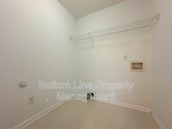 Foto del edificio - 131 Camforth Dr