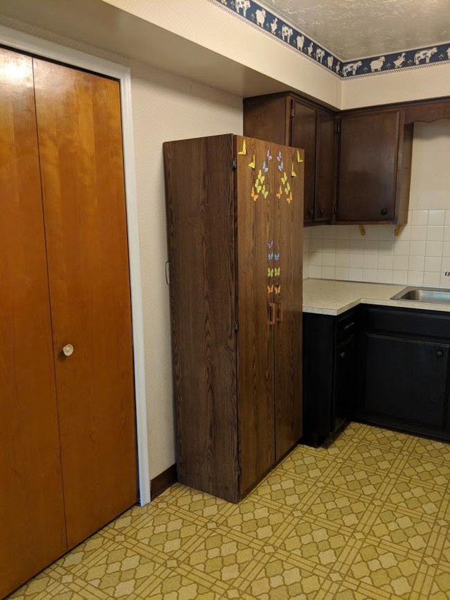 Foto del edificio - 873 1/2 Iona Ave