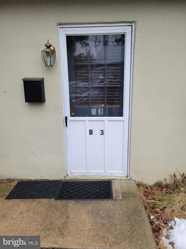 56 Pineside Dr Unit B3, Perkasie, PA 18944 Room for Rent in Perkasie