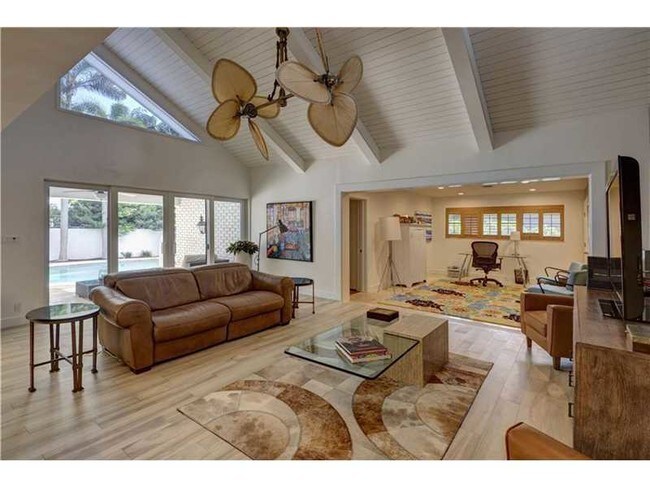 Building Photo - 630 Middle River Dr