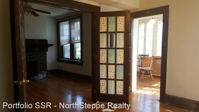 Building Photo - 3 br, 1 bath Apartment - 4-16 E Norwich Av...
