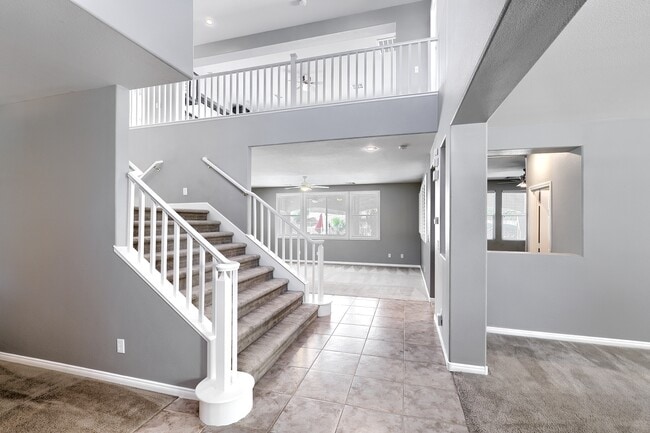 Building Photo - 10432 Holloway Heights Ave