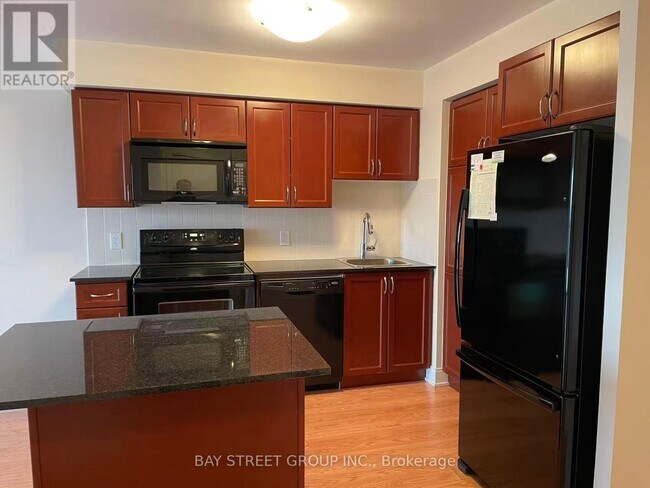 Photo du bâtiment - 125 Village Green Square