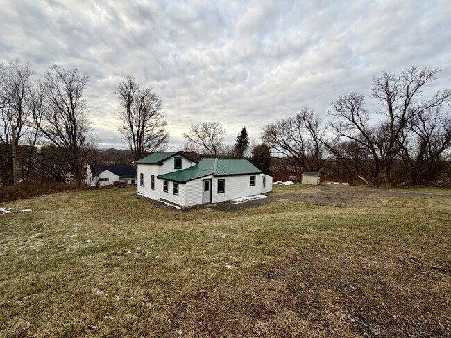 Building Photo - 16 Ogden Rd