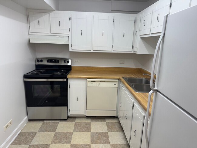 Foto del edificio - 700 Perrie Dr