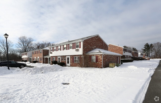 Townehouse Of Amherst Apartments Ma Primary Photo Townehouse Of Amherst