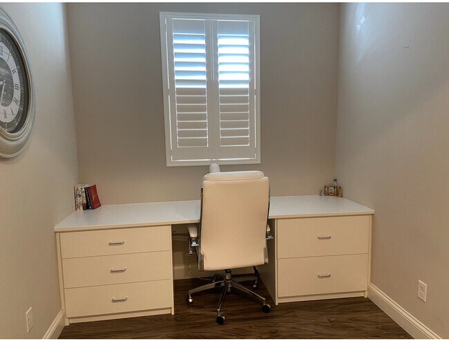 Foto del edificio - 6345 Staley Downs St