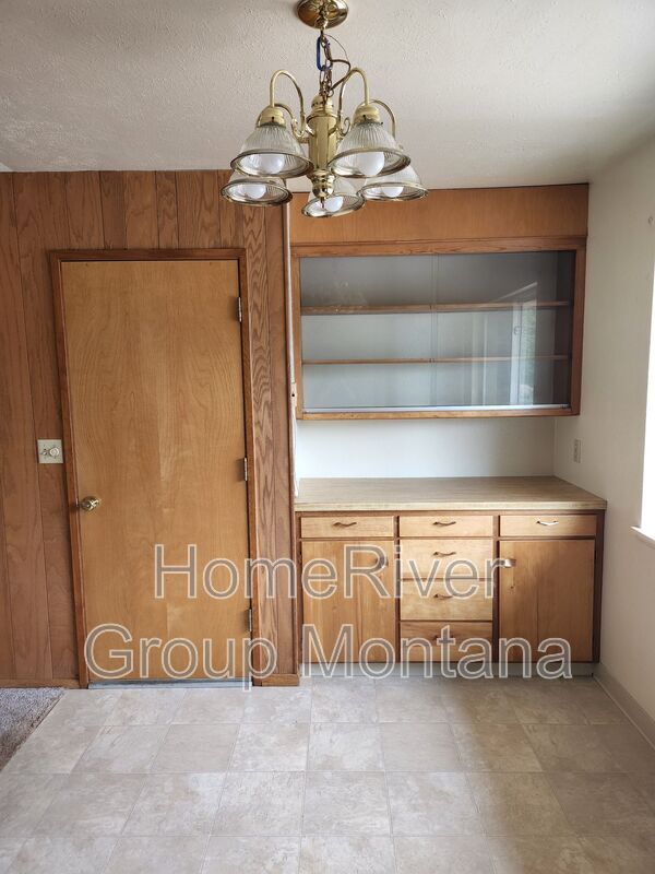Foto del edificio - 2244 Hillside Dr