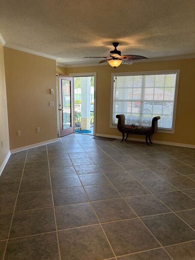 Foto del edificio - 4 bedroom with bonus room near MacDill