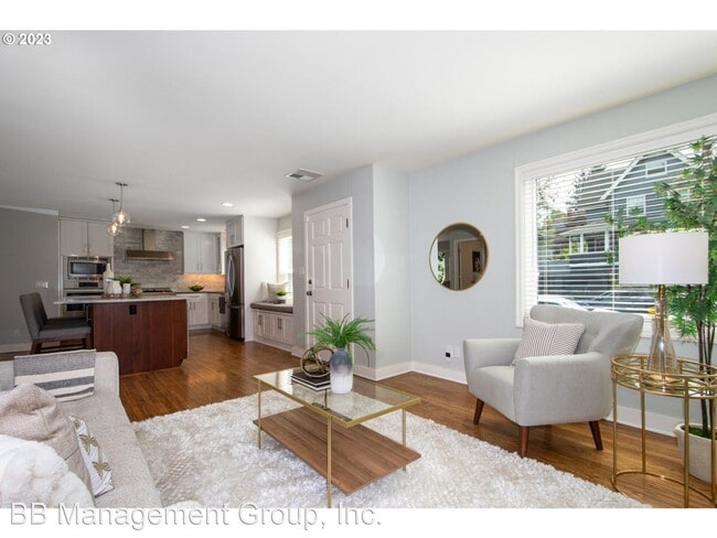 Foto del edificio - 3 br, 2 bath House - 2865 NW Thurman Street