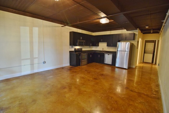 Building Photo - 310 Blount St