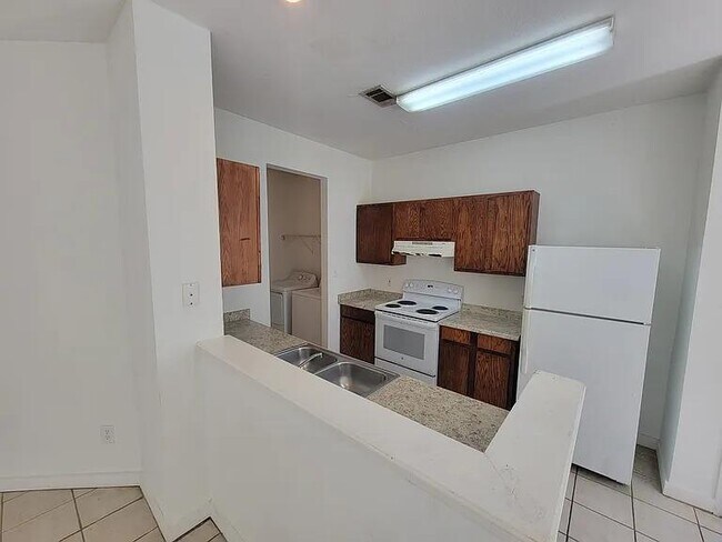 Foto del edificio - 812 Sagewood Trail