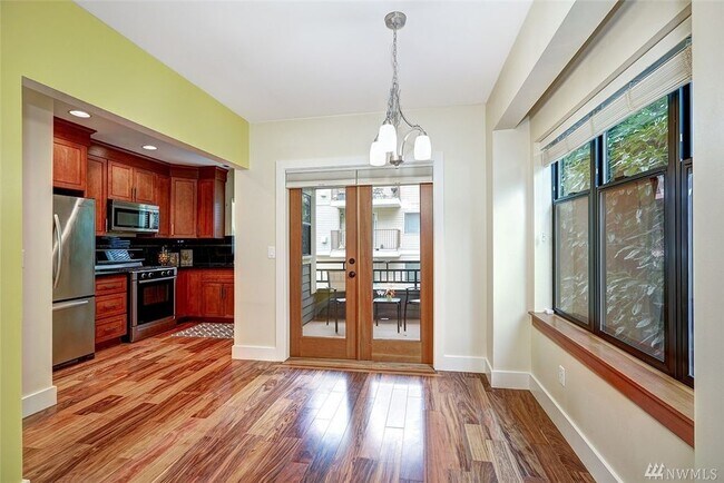 Foto del edificio - 3040 21st Ave W