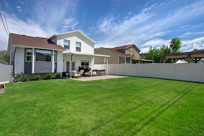 Foto del edificio - 728 E Spring View Dr