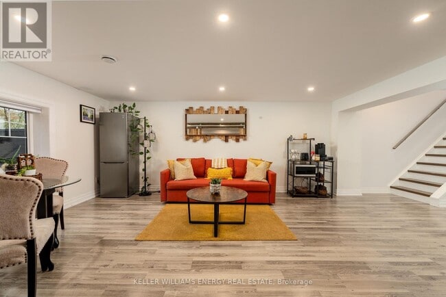 Photo du bâtiment - 36 Angela Cres