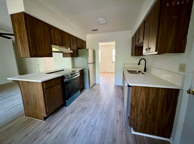 Foto del edificio - 511 Maple Ave