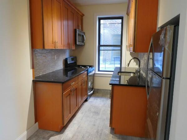 Building Photo - 848 E 28th St