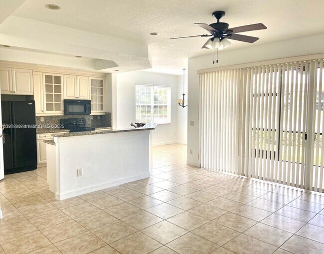 Foto del edificio - 8231 NW 127th Ln