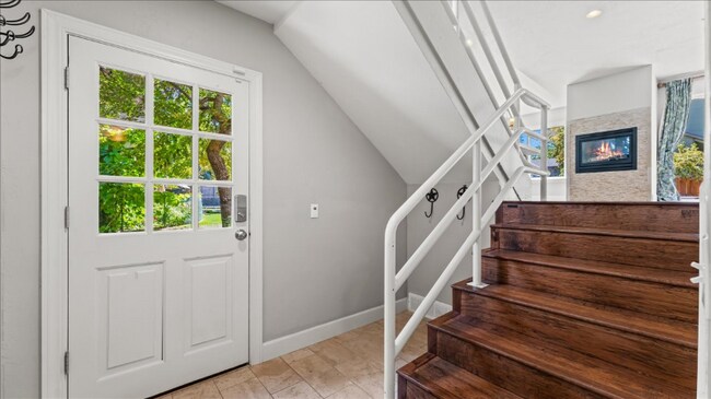 Building Photo - 1389 Silver Meadows Dr