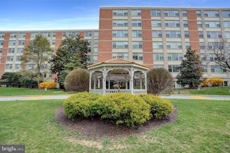 Building Photo - 4401 Roland Ave