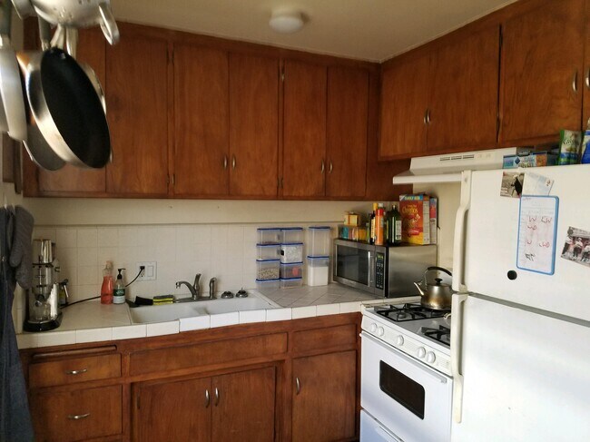 Foto del edificio - 3214 Castalia Ave