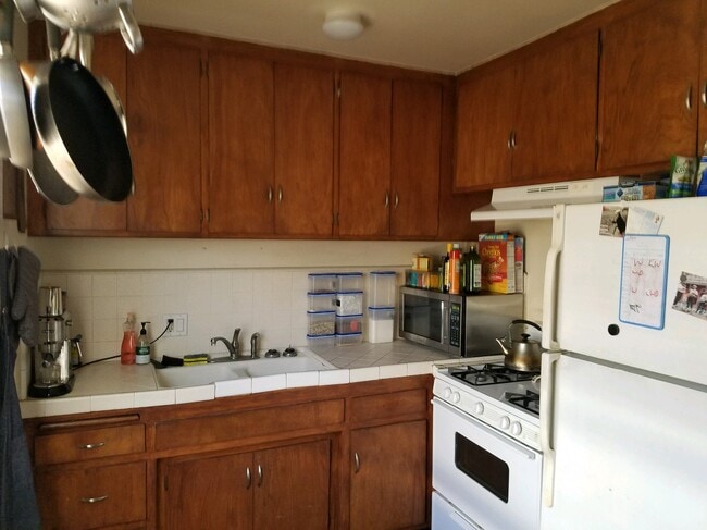 Building Photo - 3214 Castalia Ave