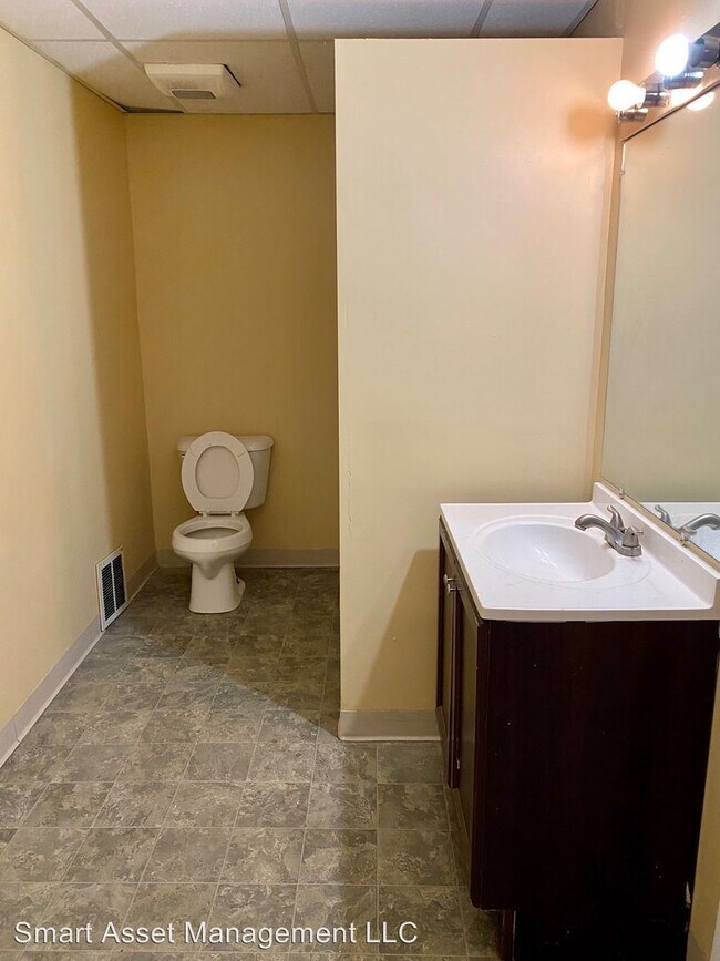 Foto del edificio - 2461 N 45th St