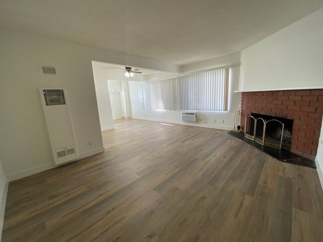 Foto del edificio - 5230 Vesper Ave