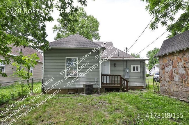 Building Photo - 2020 N Prospect Ave
