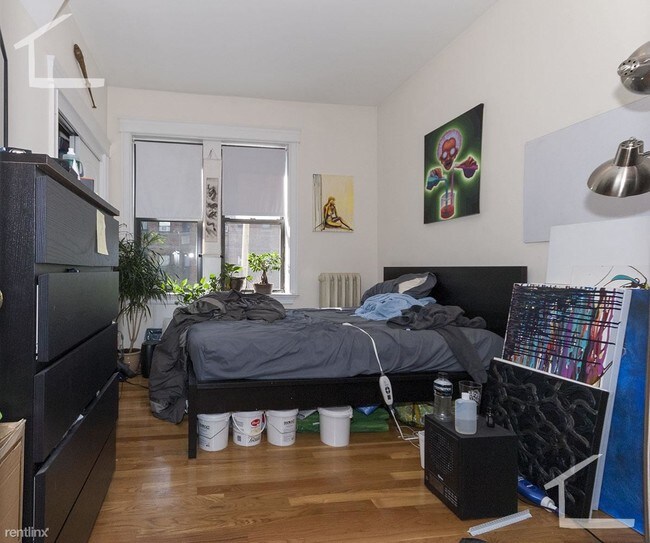 Foto del edificio - 4 br, 2 bath House - 76 Quint Ave Apt 1D