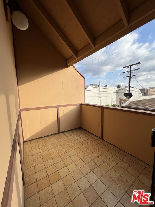 Building Photo - 424 N Kenwood St