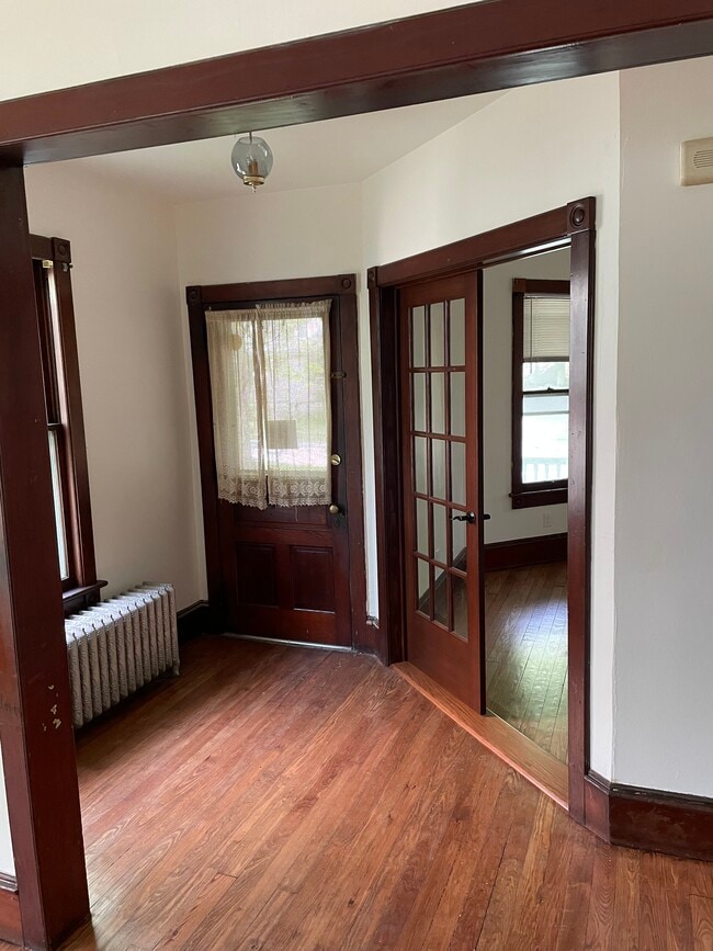 Building Photo - 146 Analomink St