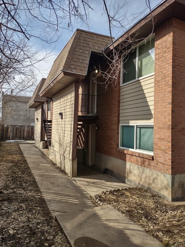 Building Photo - 3056 S 200 E