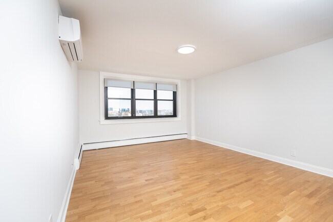 Foto del edificio - 1400 Columbia Rd