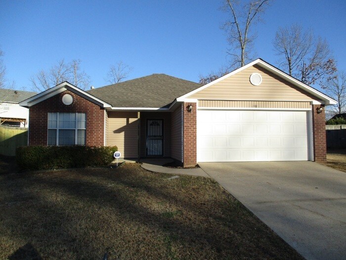 Primary Photo - 2401 Cherry Creek Cir