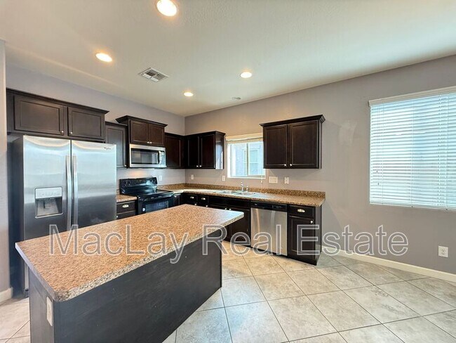 Foto del edificio - 23849 W Tamarisk Ave