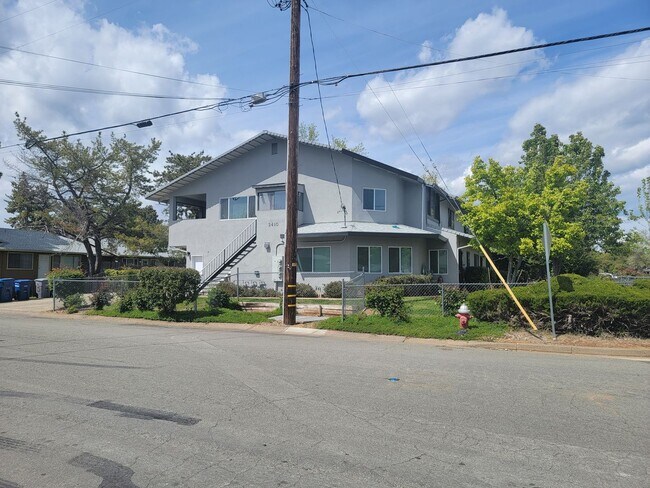 Foto del edificio - 2410 Wilson Ave