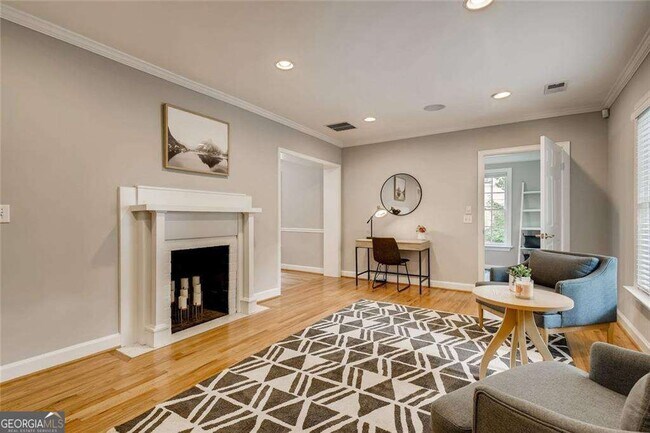 Building Photo - 3182 Clairwood Terrace