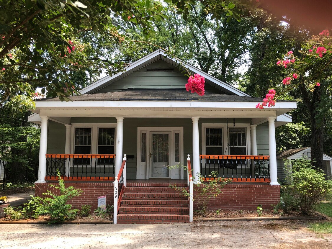 609 S Elm St, Greenville, NC 27858 House Rental in Greenville, NC