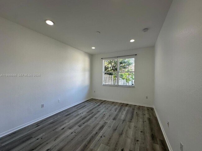 Building Photo - 10985 SW 239th Terrace