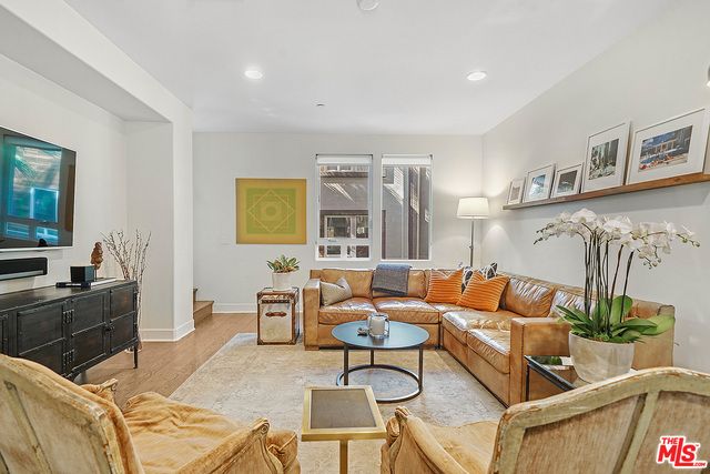 Building Photo - 646 N Gramercy Pl