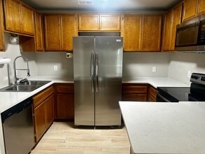 Building Photo - 4738 Country Club Dr
