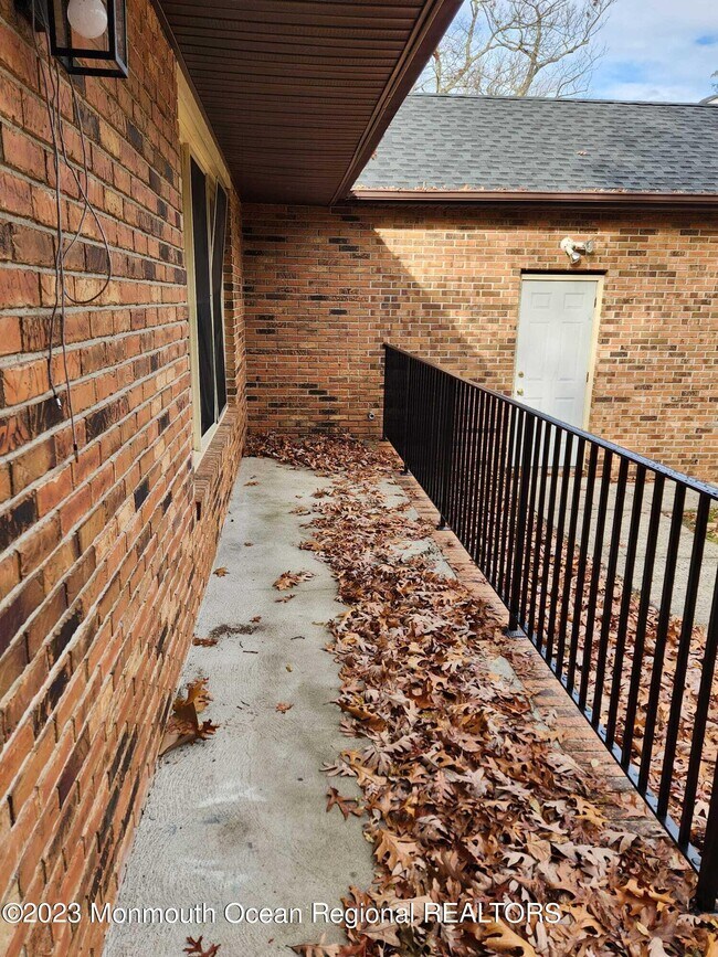 Building Photo - 308 Case Rd