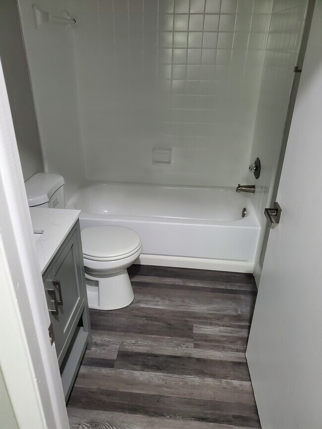 Foto del edificio - 4004 Dream Oak Pl