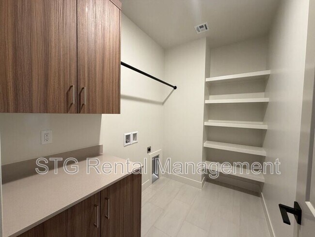Building Photo - 622 Hemsworth Ln